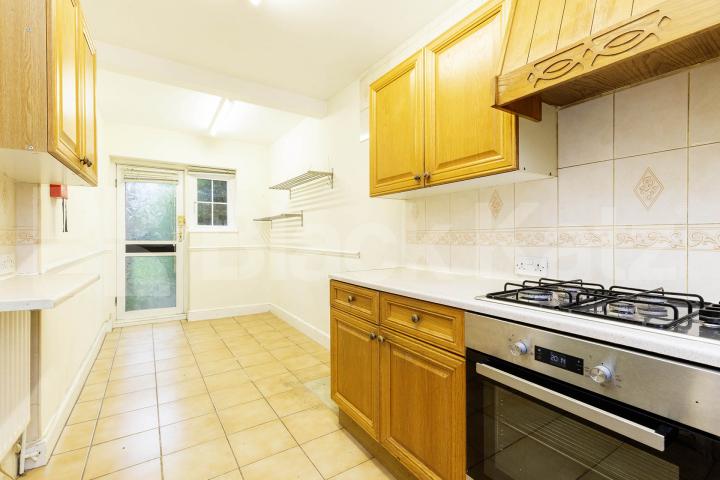 			3 Bedroom, 1 bath, 1 reception House			 Wormholt Road, Shepherds Bush